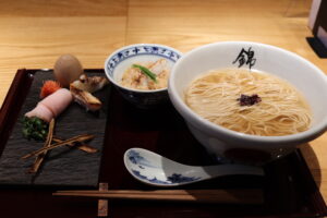 実食レポ！祇園のど真ん中にある和空間の鯛出汁ラーメン「らーめん錦」